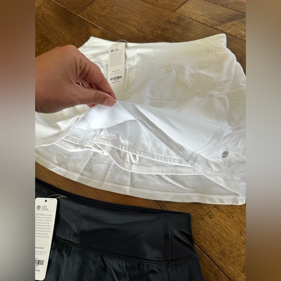 Set of 2 CRZ YOGA Womens High waisted Tennis Skirts 3 Pockets Skorts M - NWT - Picture 7 of 10